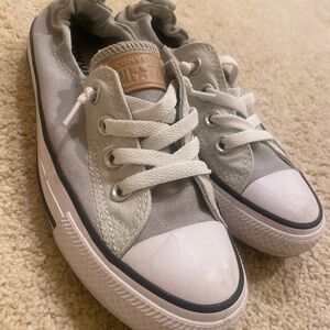 Converse Shoreline low top sneaker (size 6)